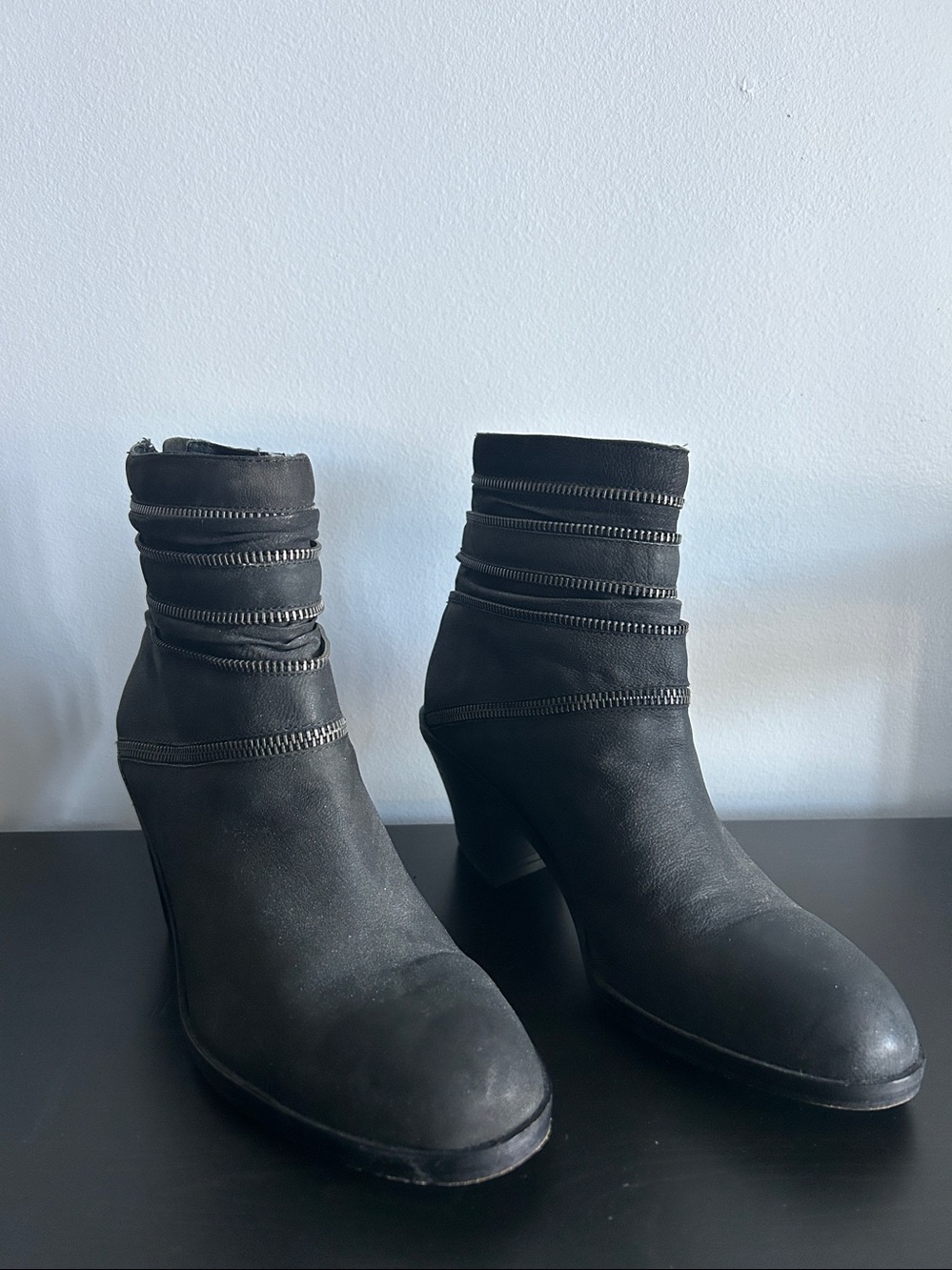 Eileen Fisher Zippered Design Heeled Boots 9 EUC Zips in back. Distressed Black